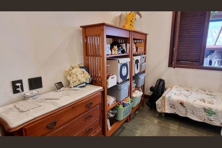 Casa à venda com 3 quartos, 250m² em Piratininga, Niterói