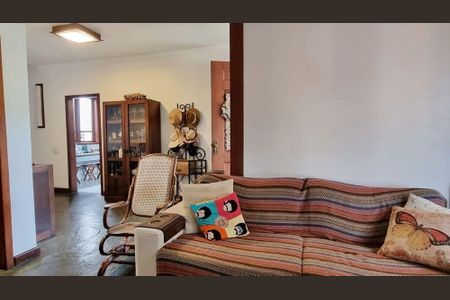 Casa à venda com 3 quartos, 250m² em Piratininga, Niterói