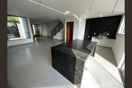 Casa à venda com 3 quartos, 170m² em Itaipu, Niterói