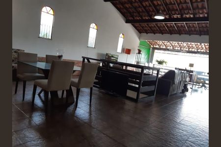 Casa à venda com 4 quartos, 377m² em Itaipu, Niterói