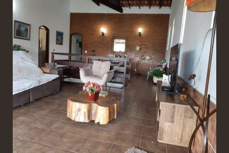 Casa à venda com 4 quartos, 377m² em Itaipu, Niterói