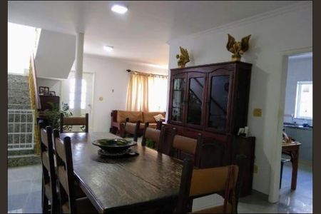 Casa à venda com 3 quartos, 300m² em Piratininga, Niterói