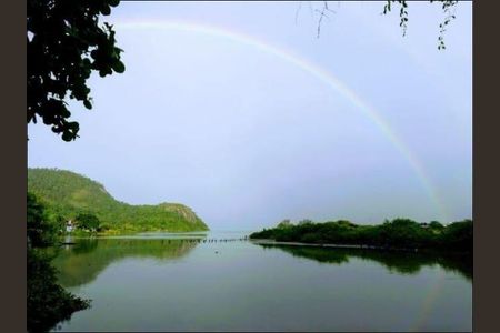 Casa à venda com 3 quartos, 300m² em Piratininga, Niterói