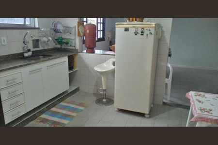 Casa à venda com 4 quartos, 257m² em Itaipu, Niterói