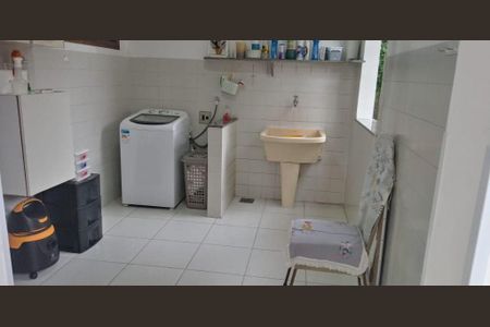 Casa à venda com 4 quartos, 257m² em Itaipu, Niterói