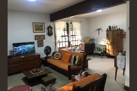 Casa à venda com 4 quartos, 251m² em Itaipu, Niterói