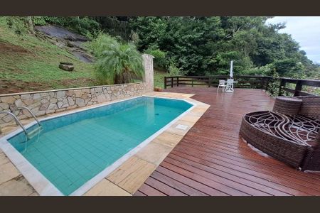 Casa à venda com 4 quartos, 463m² em Piratininga, Niterói