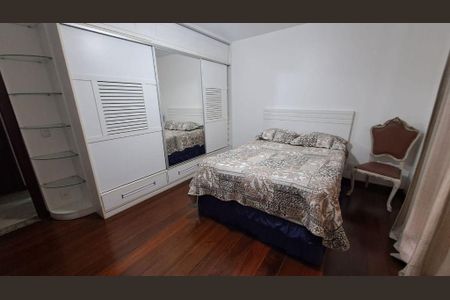 Casa à venda com 4 quartos, 463m² em Piratininga, Niterói