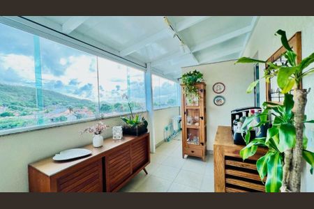 Apartamento à venda com 2 quartos, 140m² em Itaipu, Niterói