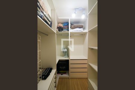 Apartamento para alugar com 47m², 1 quarto e 1 vaga Apartamento para alugar com 47m², 1 quarto e 1 vagaCloset da Suíte