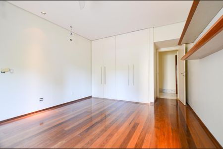 Apartamento para alugar com 410m², 5 quartos e 3 vagasSuíte 1