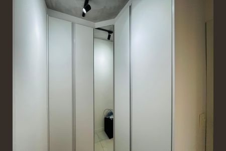 Apartamento para alugar com 64m², 2 quartos e 1 vaga Apartamento para alugar com 64m², 2 quartos e 1 vagaCloset