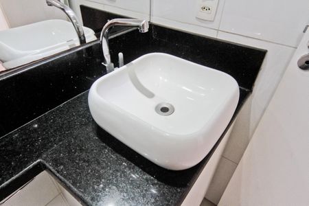 Apartamento para alugar com 49m², 2 quartos e 1 vaga Apartamento para alugar com 49m², 2 quartos e 1 vagaBanheiro