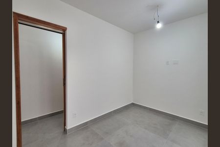 Casa de condomínio à venda com 169m², 3 quartos e 2 vagas Casa de condomínio à venda com 169m², 3 quartos e 2 vagasQuarto