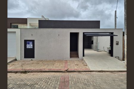 Casa de condomínio à venda com 169m², 3 quartos e 2 vagas Casa de condomínio à venda com 169m², 3 quartos e 2 vagasFachada