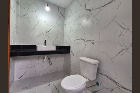 Casa de condomínio à venda com 169m², 3 quartos e 2 vagas Casa de condomínio à venda com 169m², 3 quartos e 2 vagasBanheiro suite 1