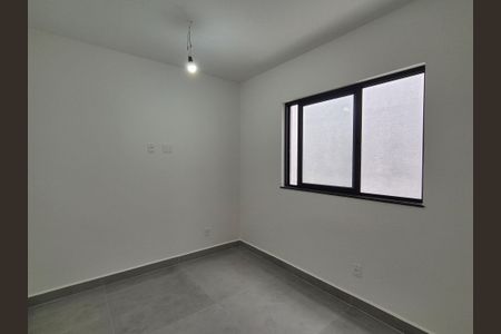 Casa de condomínio à venda com 169m², 3 quartos e 2 vagas Casa de condomínio à venda com 169m², 3 quartos e 2 vagasQuarto