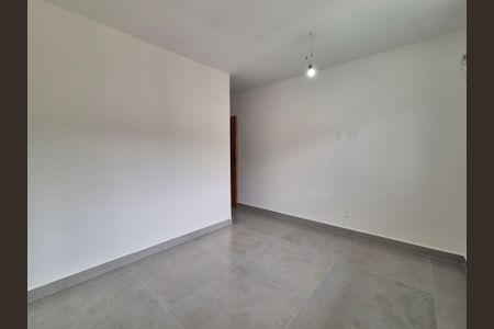 Casa de condomínio à venda com 169m², 3 quartos e 2 vagas Casa de condomínio à venda com 169m², 3 quartos e 2 vagasSuíte 2