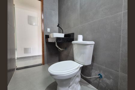 Casa de condomínio à venda com 169m², 3 quartos e 2 vagas Casa de condomínio à venda com 169m², 3 quartos e 2 vagasBanheiro