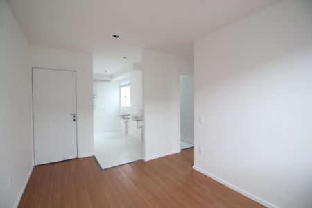 Sala de apartamento para alugar com 2 quartos, 40m² em Taquara, Rio de Janeiro