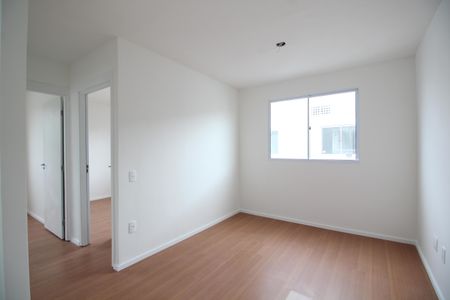 Sala de apartamento para alugar com 2 quartos, 40m² em Taquara, Rio de Janeiro