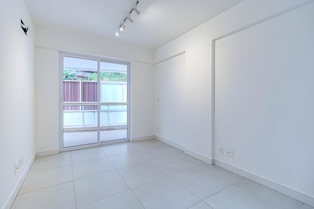 Apartamento à venda com 108m², 3 quartos e sem vaga Apartamento à venda com 108m², 3 quartos e sem vagaSala