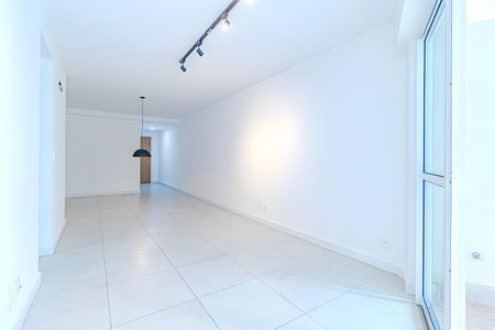 Apartamento à venda com 108m², 3 quartos e sem vaga Apartamento à venda com 108m², 3 quartos e sem vagaSala