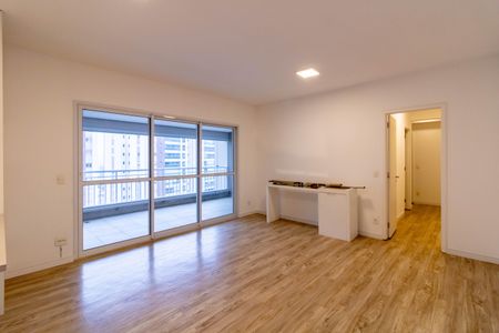 Sala de apartamento para alugar com 3 quartos, 117m² em Jardim Santa Mena, São Paulo