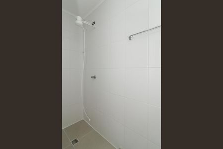 Banheiro de apartamento à venda com 1 quarto, 40m² em Petrópolis, Porto Alegre