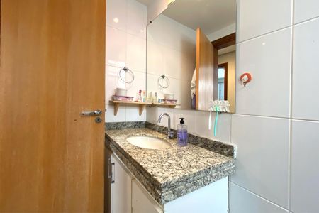 Apartamento à venda com 78m², 3 quartos e 2 vagasBanheiro