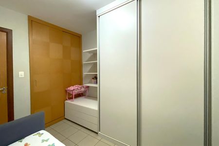 Apartamento à venda com 78m², 3 quartos e 2 vagasQuarto  2