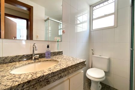 Apartamento à venda com 78m², 3 quartos e 2 vagasBanheiro