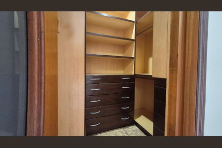 Suíte de casa à venda com 3 quartos, 180m² em Parque Marajoara, Santo André