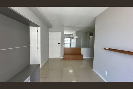 Sala de apartamento para alugar com 2 quartos, 68m² em Recreio dos Bandeirantes, Rio de Janeiro