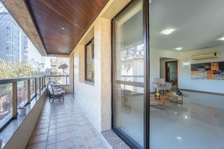 varanda da Sala de apartamento para alugar com 3 quartos, 240m² em Moinhos de Vento, Porto Alegre