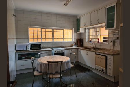 Cozinha de casa de condomínio à venda com 3 quartos, 490m² em Bairro das Palmeiras, Campinas