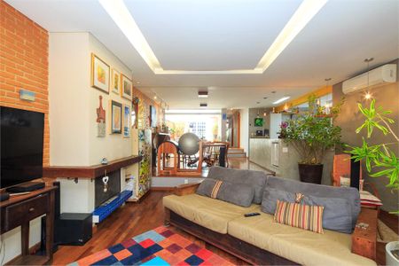 Casa à venda com 3 quartos, 340m² em Chácara Monte Alegre, São Paulo