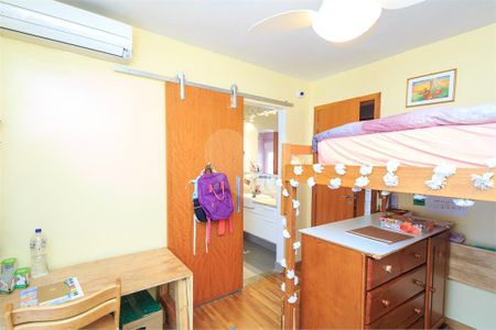 Casa à venda com 3 quartos, 340m² em Chácara Monte Alegre, São Paulo