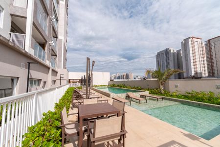 Apartamento à venda com 57m², 2 quartos e 1 vaga Apartamento à venda com 57m², 2 quartos e 1 vagaÁrea comum - Piscina