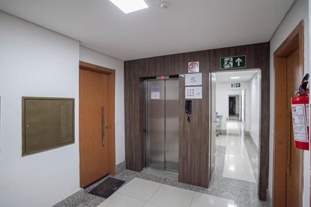 Apartamento para alugar com 55m², 2 quartos e 1 vagaHall social