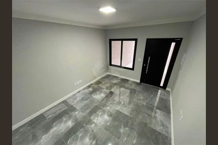 Casa à venda com 3 quartos, 158m² em Vila Carrão, São Paulo