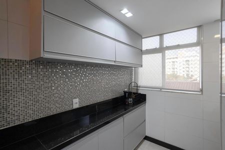 Apartamento à venda com 200m², 3 quartos e 3 vagas Apartamento à venda com 200m², 3 quartos e 3 vagasCozinha e Área de Serviço