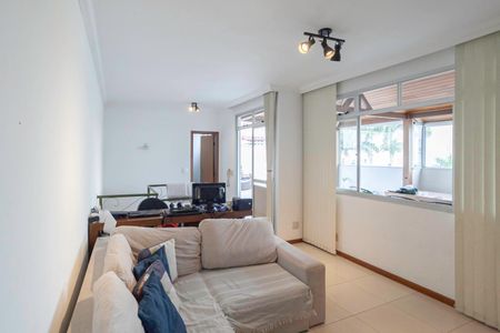 Apartamento à venda com 200m², 3 quartos e 3 vagas Apartamento à venda com 200m², 3 quartos e 3 vagasCobertura - Sala 2