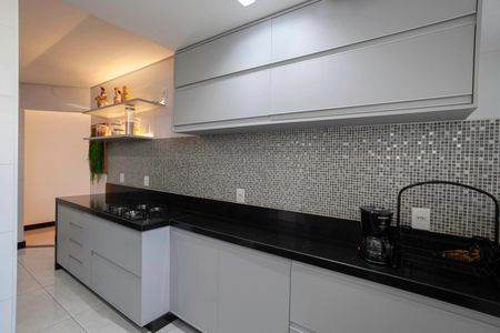 Apartamento à venda com 200m², 3 quartos e 3 vagas Apartamento à venda com 200m², 3 quartos e 3 vagasCozinha e Área de Serviço