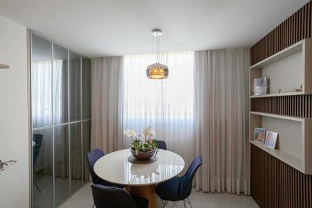 Apartamento à venda com 200m², 3 quartos e 3 vagas Apartamento à venda com 200m², 3 quartos e 3 vagasSala 1
