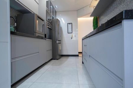 Apartamento à venda com 200m², 3 quartos e 3 vagas Apartamento à venda com 200m², 3 quartos e 3 vagasCozinha e Área de Serviço