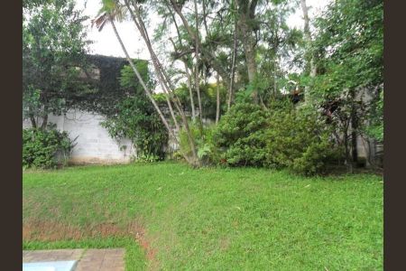 Casa à venda com 3 quartos, 300m² em Cidade São Francisco, São Paulo