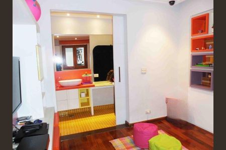 Casa à venda com 4 quartos, 520m² em Chácara Monte Alegre, São Paulo