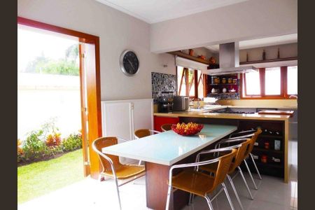 Casa à venda com 4 quartos, 520m² em Chácara Monte Alegre, São Paulo