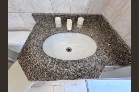 Apartamento para alugar com 70m², 2 quartos e 1 vaga Apartamento para alugar com 70m², 2 quartos e 1 vagaBanheiro Social